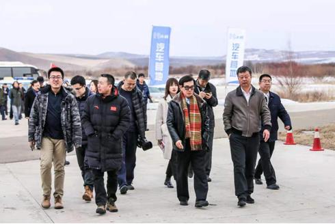 冰天雪地与冰川银山，自然壮美与生态挑战并存