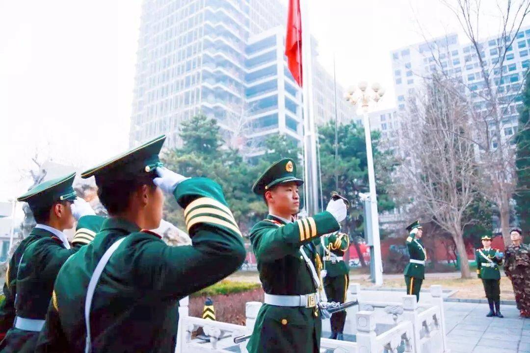 国旗护卫队硬核新年祝福，致敬新时代的英雄