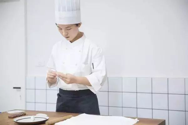 90后清华女硕士跨界追梦，烹饪人生，从工程师到厨师的转变之路