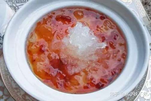 燕窝桃胶孕妇食用探讨，营养与健康考量